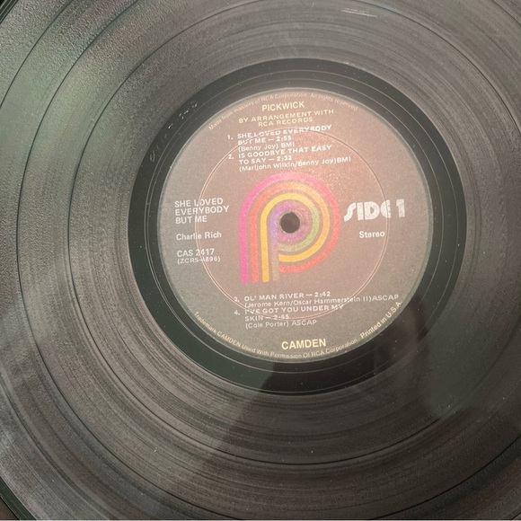 Charlie Rich Vinyl Record - She Loved Everybody But Me - Picture 9 of 9